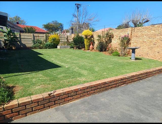 3 BEDROOM HOUSE FOR SALE IN KLOPPERPARK